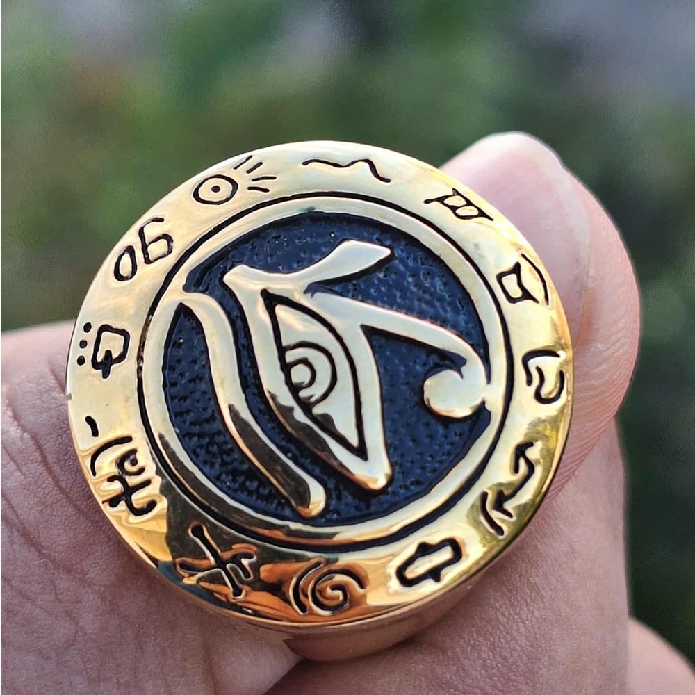 Eye of Horus Ring - Picture 3 of 11